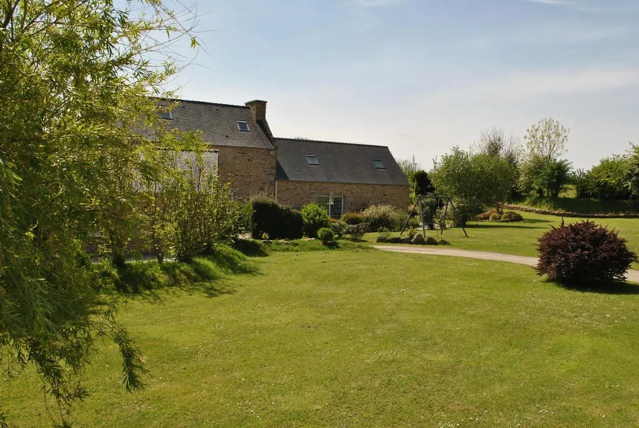 Villa Marine Plouguin 0*,  France