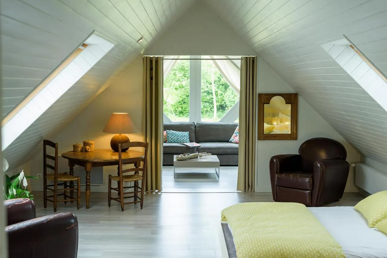 Villa Marine Plouguin 0*,  France